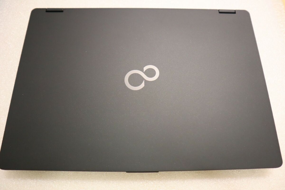 Immagine di NOTEBOOK FUJITSU U7310 I5-10TH 16GB/256GB/SSD/13"/W11P RICONDIZIONATO GRADO A