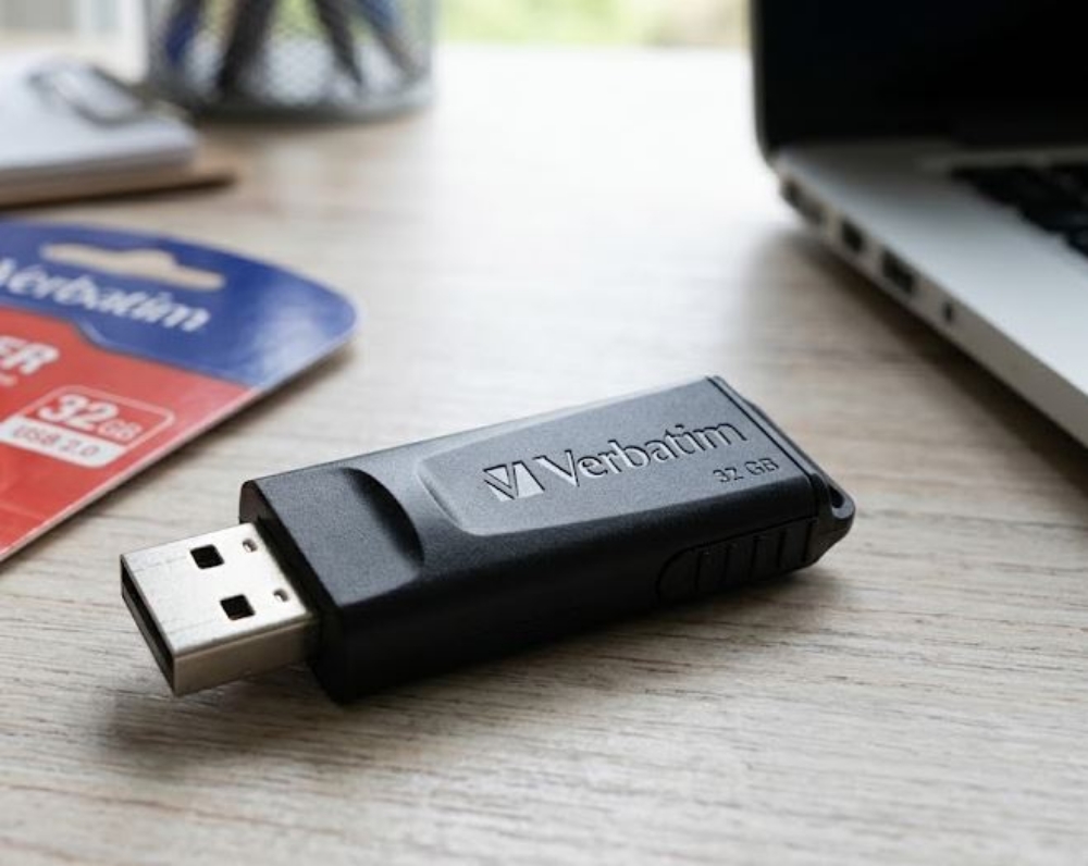 Picture of MEMORIA USB 32GB 2.0 VERBATIM 98697